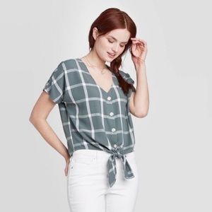 Universal Thread Women’s Top Green Plaid Tie Size Small